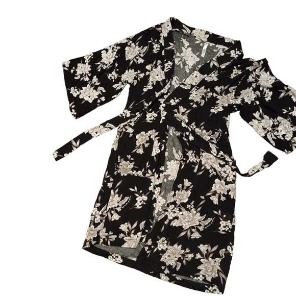 Spiritual Gangster Floral Kimono Robe One Size Floral Belted Black Boho BEACHY - Picture 1 of 4